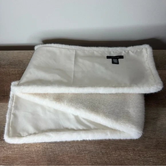 LOVE & LORE Cream White Faux Fur Scarf Stole Wrap Satin Lining - Picture 8 of 10